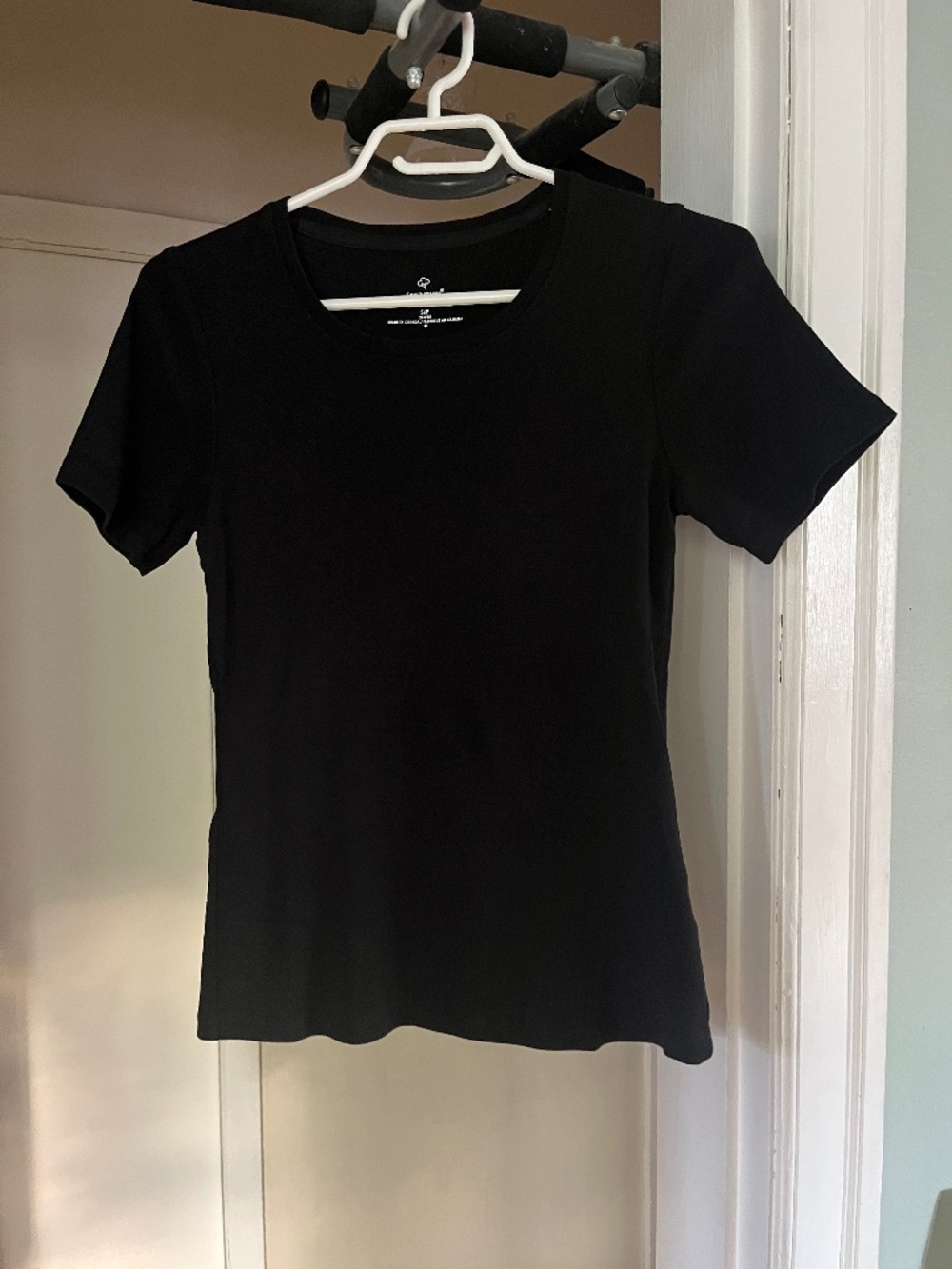 Seg'ments Black Scoop Neck Short Sleeve Tee 100% Cotton Made in Canada S